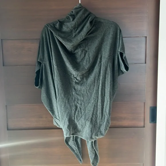 Beyond Yoga Sweater - Picture 8 of 8